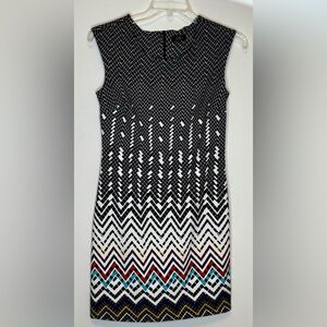I LE NEW YORK SLEEVELESS DRESS